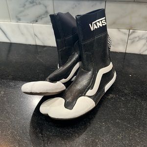 Vans women’s surf booties